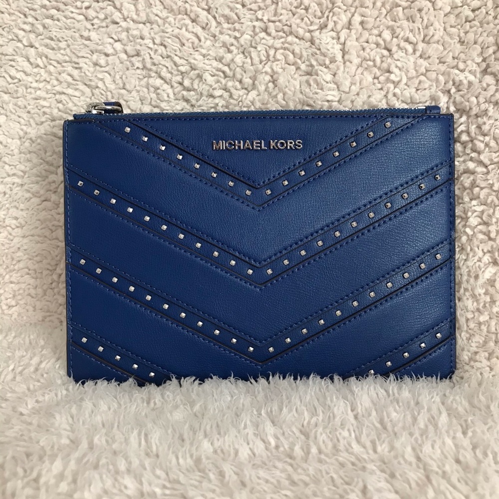 🆕NWT Michael Kors XL Ellis Clutch Cobalt - Picture 4 of 8